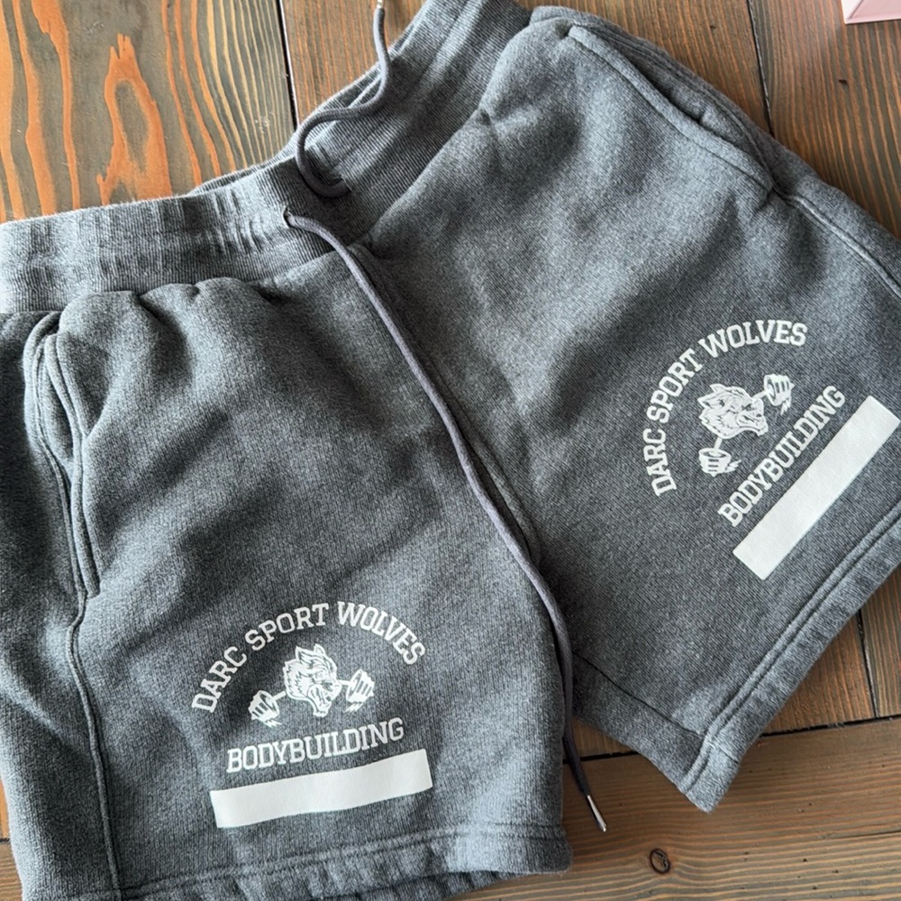 Darc sport Sherpa shorts size medium